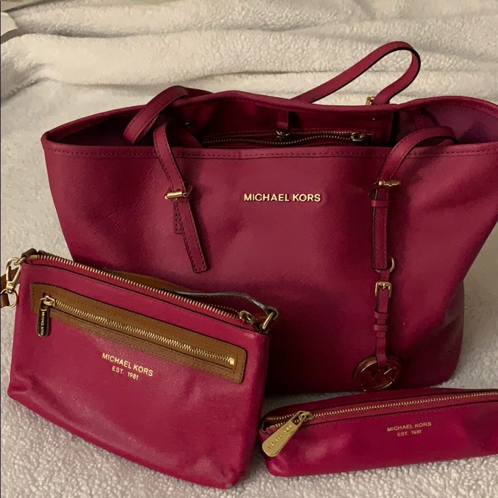 Pink women’s hand bag
